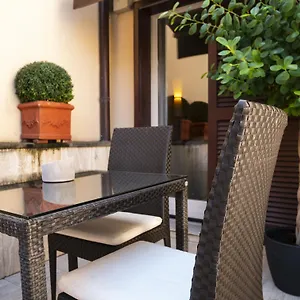 Intown Luxury House *** רומא